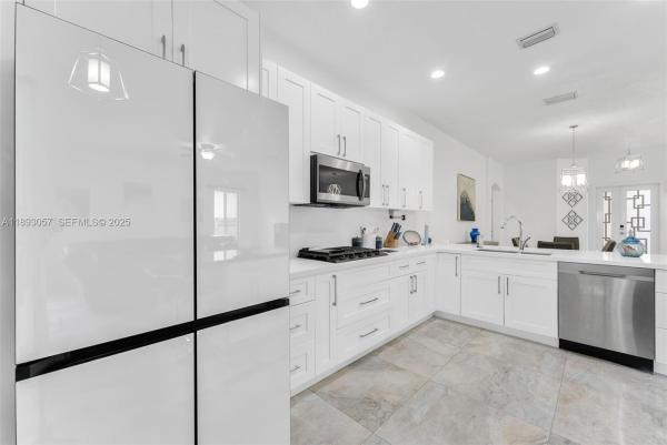 Granada Estates, 382 NE 19th Ave, Homestead, Florida 33033, image 3