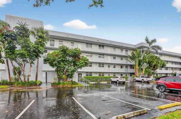 Royal Park, 106 Royal Park Dr #4C, Oakland Park, Florida 33309, image 1