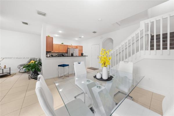 16958 SW 92nd St, Unincorporated Dade County, Florida 33196, image 1