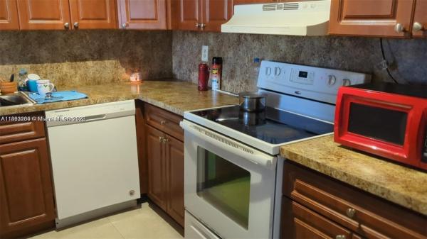 Coral Gate East, 6960 NW 186th St #2-420, Hialeah, Florida 33015, image 2