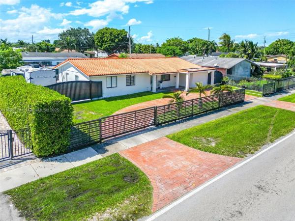 4020 SW 122nd Ave, Unincorporated Dade County, Florida 33175, image 1