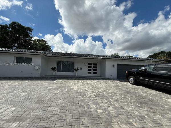 19150 S Saint Andrews Dr, Hialeah, Florida 33015, image 1