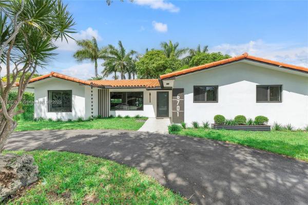 6701 SW 48th St, Unincorporated Dade County, Florida 33155, image 1