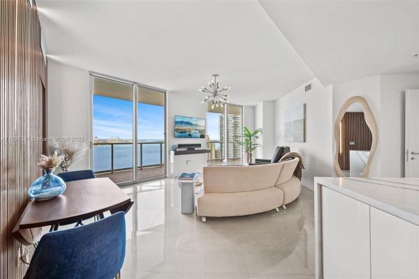 Met 1, 300 S Biscayne Blvd T-2610 #T-2610, Miami, Florida 33131, image 1