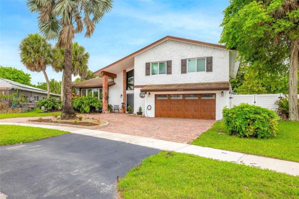 Bonaventure Lakes, 16530 Royal Poinciana Ct #, Weston, Florida 33326, image 1