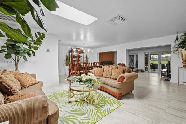 Country Club Of Miami Fairway Villas, 19224 W Lake Dr, Hialeah, Florida 33015, image 3
