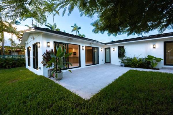 Martinez, 10250 SW 32nd St, University Park, Florida 33165, image 3