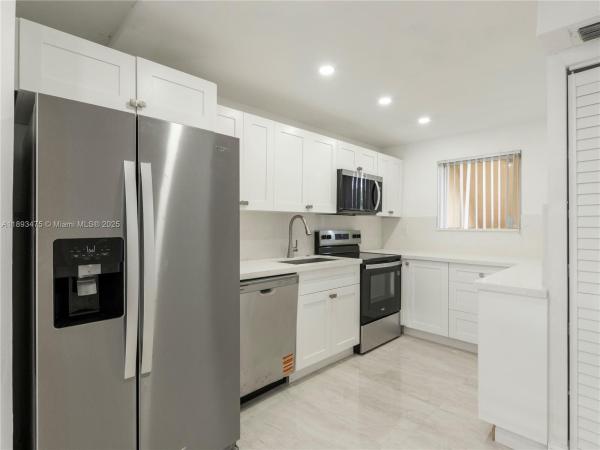 Foxcroft, 3195 Foxcroft Rd #F211, Miramar, Florida 33025, image 1