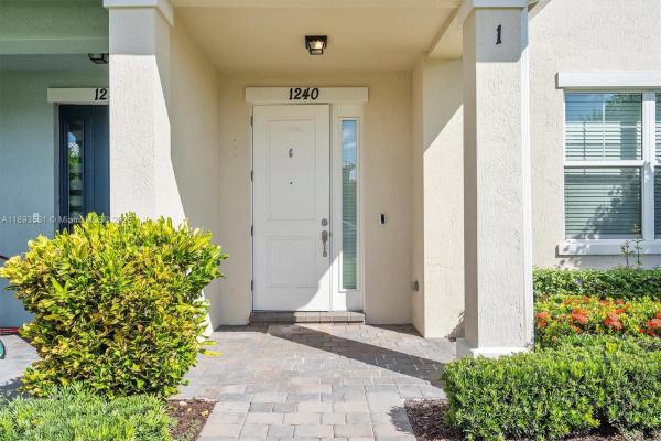 Parkview At Hillcrest, 1240 Eucalyptus Dr #1, Hollywood, Florida 33021, image 1