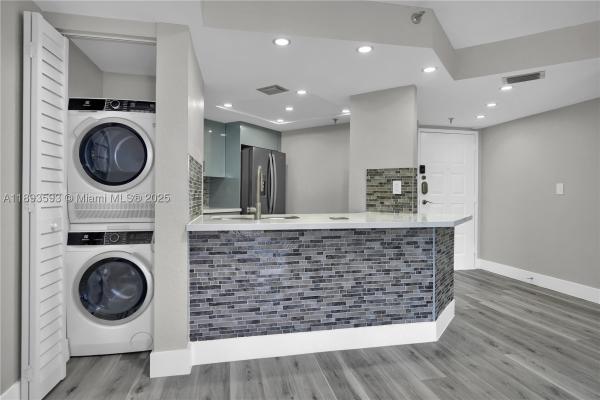 La Rive Gauche, 5880 Collins Ave #403, Miami Beach, Florida 33140, image 3