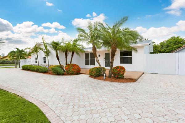 10770 SW 26th St, Unincorporated Dade County, Florida 33165, image 1