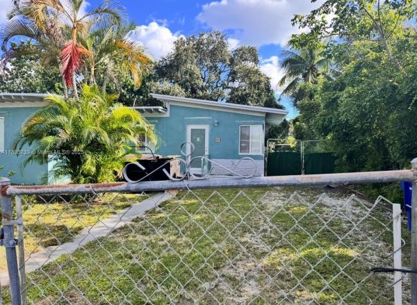550 NW 118th St, Unincorporated Dade County, Florida 33168, image 1