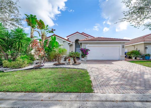 Banyan Oakridge, 5032 SW 34th Ter, Hollywood, Florida 33312, image 1