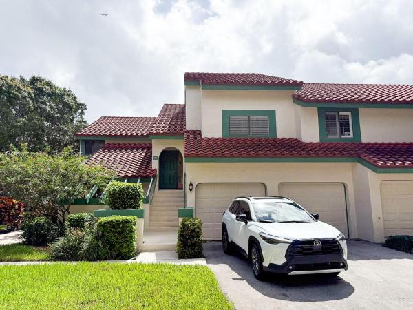 Lexington Green, 12 E Lexington Ln E #C, Palm Beach Gardens, Florida 33418, image 1