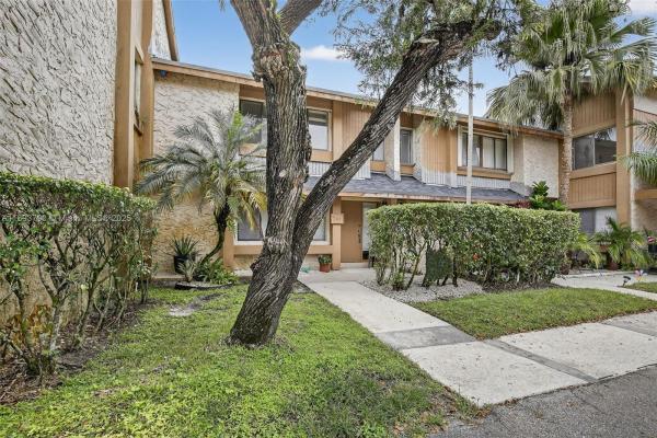 Wimbledon At Jacaranda, 247 Wimbledon Lake Dr, Plantation, Florida 33324, image 1
