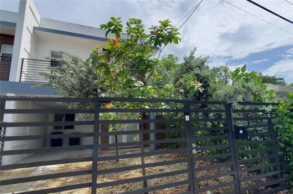 Frow Homestead, 3618 Thomas Ave, Miami, Florida 33133, image 1