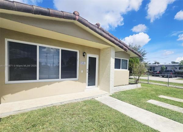 9301 SW 37th St, Unincorporated Dade County, Florida 33165, image 1