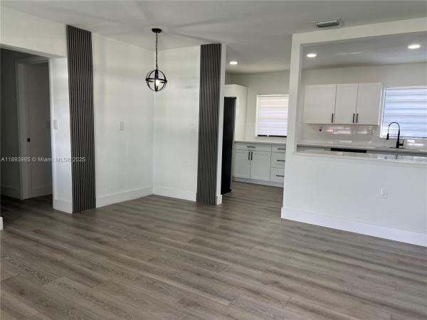 Mark Alan Manor, 18011 NW 23rd Ave, Miami Gardens, Florida 33056, image 3