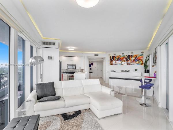 Infinity At Brickell, 60 SW 13th St #2500, Miami, Florida 33130, image 2