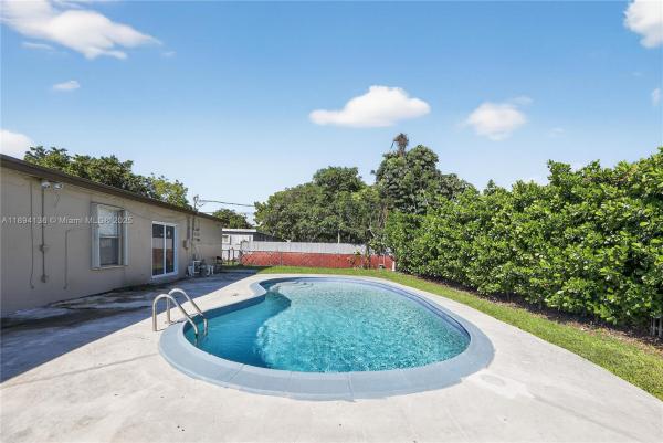 Mirror Lake Estates, 7001 NW 15th St, Plantation, Florida 33313, image 1