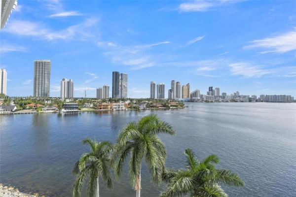 Mystic Pointe Tower 200, 19101 NE 36 Ct #701, Aventura, Florida 33180, image 1