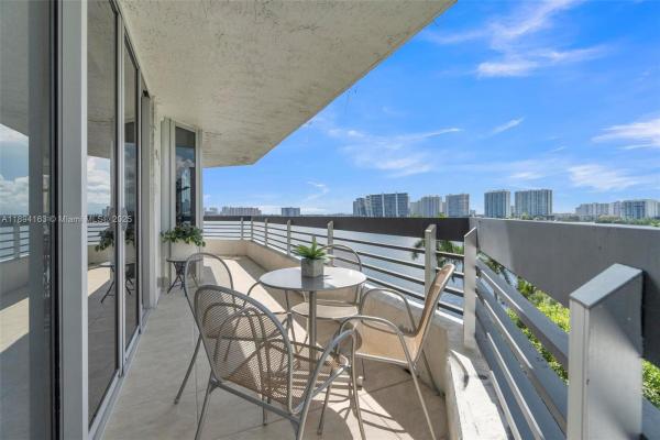Mystic Pointe Tower 200, 19101 NE 36th Ct #701, Aventura, Florida 33180, image 3