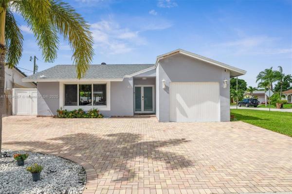 West Deerfield Beach, 155 SW 32nd Ter, Deerfield Beach, Florida 33442, image 1
