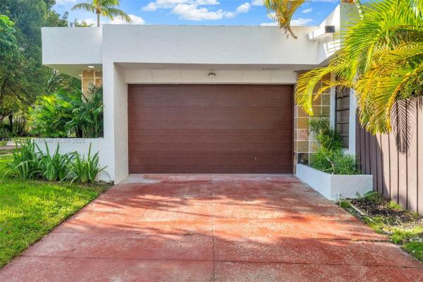 Nautilus, 4590 Adams Ave, Miami Beach, Florida 33140, image 1