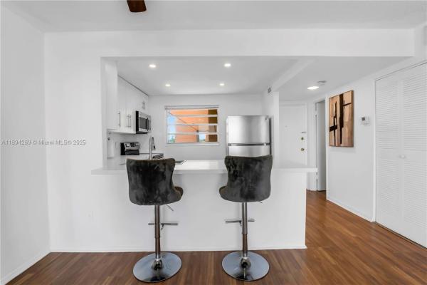 Three Seasons, 16400 NE 17th Ave #601, North Miami Beach, Florida 33162, image 1