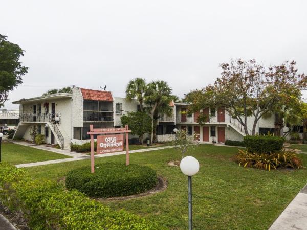 Casa Granada, 8701 SW 141st St L-5 #L-5, Palmetto Bay, Florida 33176, image 1