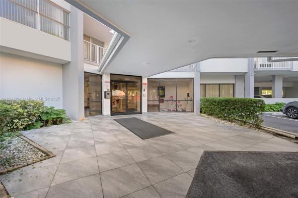 Wilshire, 1300 NE Miami Gardens Dr #501E, Ojus, Florida 33179, image 2