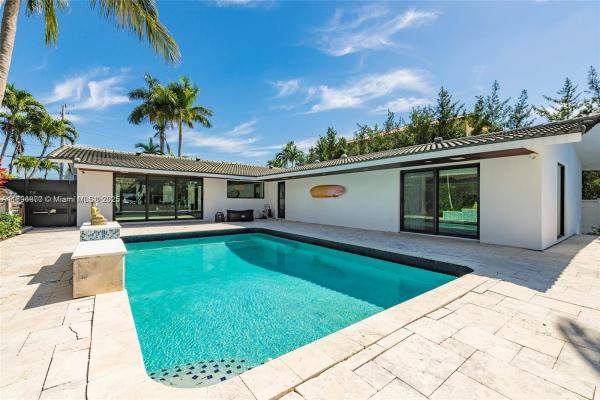 Sans Souci Estates, 2020 NE 121st Rd #2020, North Miami, Florida 33181, image 1