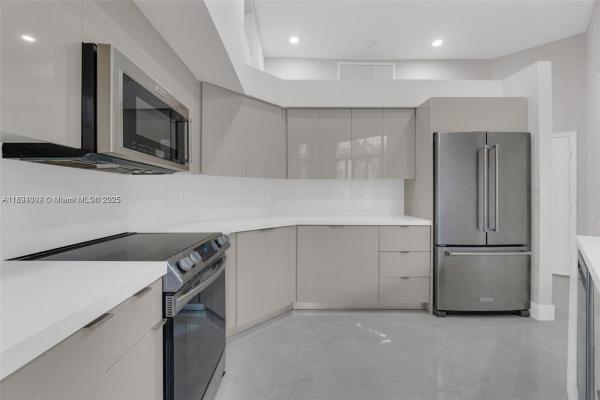 Jardin, 2553 Bay Pointe Dr, Weston, Florida 33327, image 1