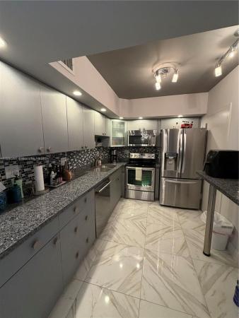Arlen House Central, 300 Bayview Dr #2014, Sunny Isles Beach, Florida 33160, image 2
