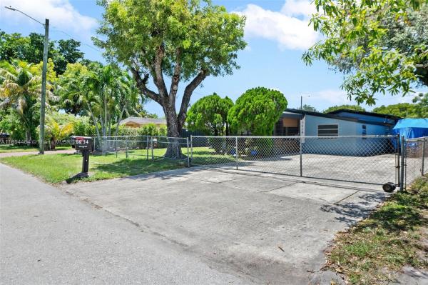 Playland Estates, 5614 Hope St, Hollywood, Florida 33021, image 2