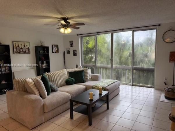 Lafayette, 8401 W Sample Rd #14, Coral Springs, Florida 33065, image 1