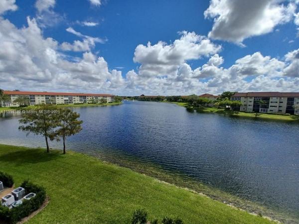 Hawthorne At Century Village, 13100 SW 11th Ct #413C, Pembroke Pines, Florida 33027, image 2