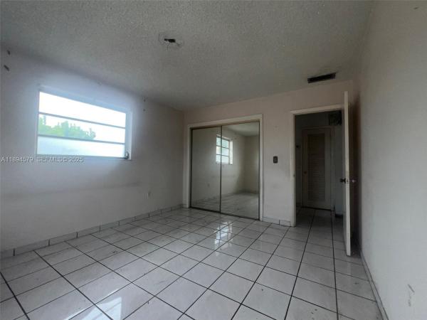 Varadero, 1250 W 26th Pl #208, Hialeah, Florida 33010, image 1