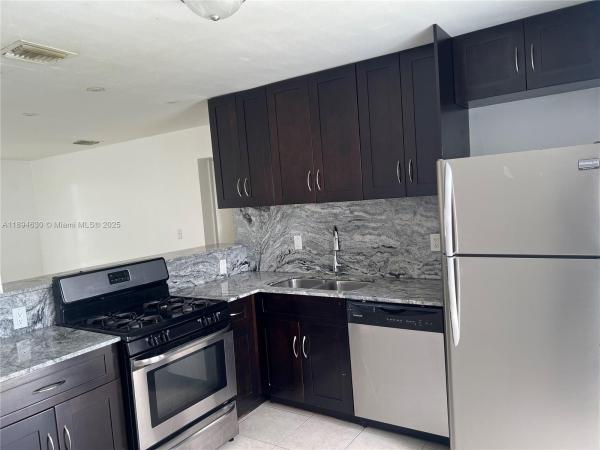 Ro-Len Acres, 520 SW 10th St #1-2, Hallandale Beach, Florida 33009, image 1