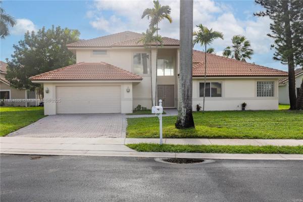 Emerald Lake Estates At The Landings, 1361 SW 104th Ave, Pembroke Pines, Florida 33025, image 1