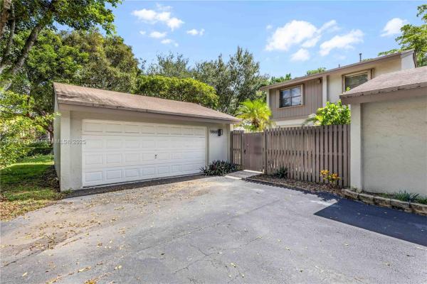 10500 SW 112th Ave, Unincorporated Dade County, Florida 33176, image 1