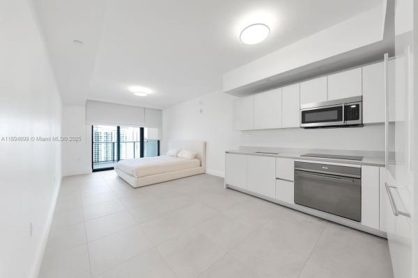1010 Brickell, 1010 Brickell Ave #3210, Miami, Florida 33131, image 2