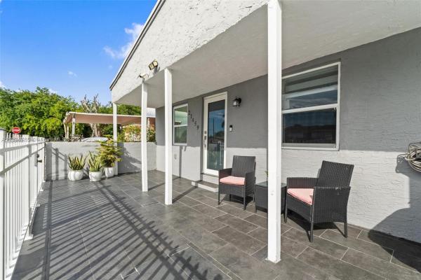 Vista Verde, 21459 NW 40th Circle Ct, Miami Gardens, Florida 33055, image 2