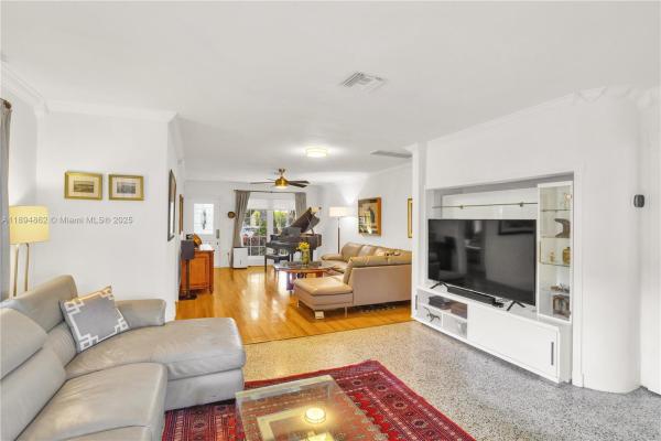 Granada, 817 Venetia Ave, Coral Gables, Florida 33134, image 2