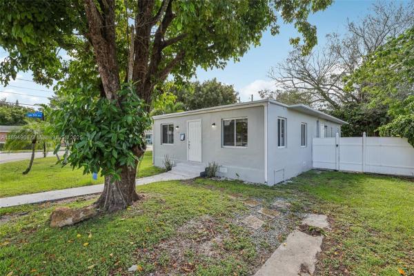 Stormproof, 5900 SW 63rd St, South Miami, Florida 33143, image 3