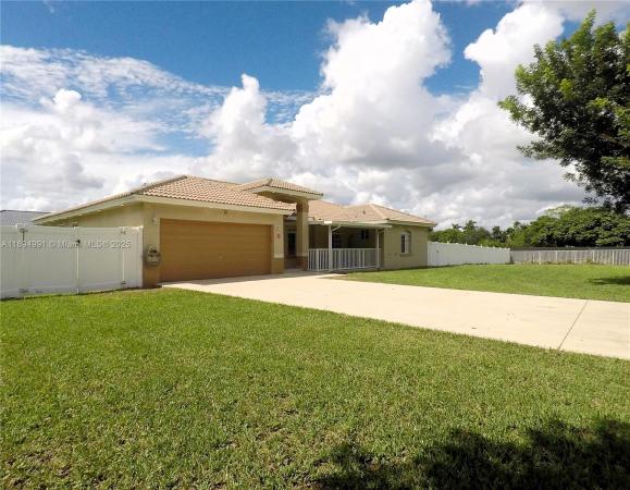 28128 SW 173rd Pl, Unincorporated Dade County, Florida 33030, image 1