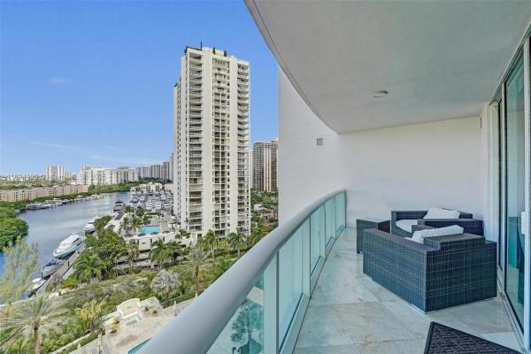 The Parc At Turnberry Isle, 19400 Turnberry Way #1012, Aventura, Florida 33180, image 1