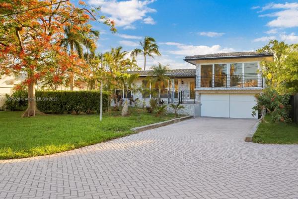 Middle River Manor, 2141 NE 18th Ave, Wilton Manors, Florida 33305, image 1