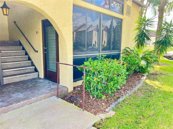 340 Pine Ridge Cir #D-1, Greenacres, Florida 33463, image 1