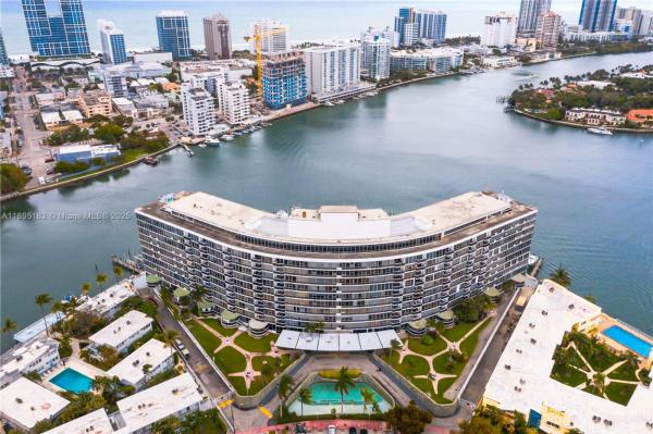 King Cole, 900 Bay Dr #604, Miami Beach, Florida 33141, image 1